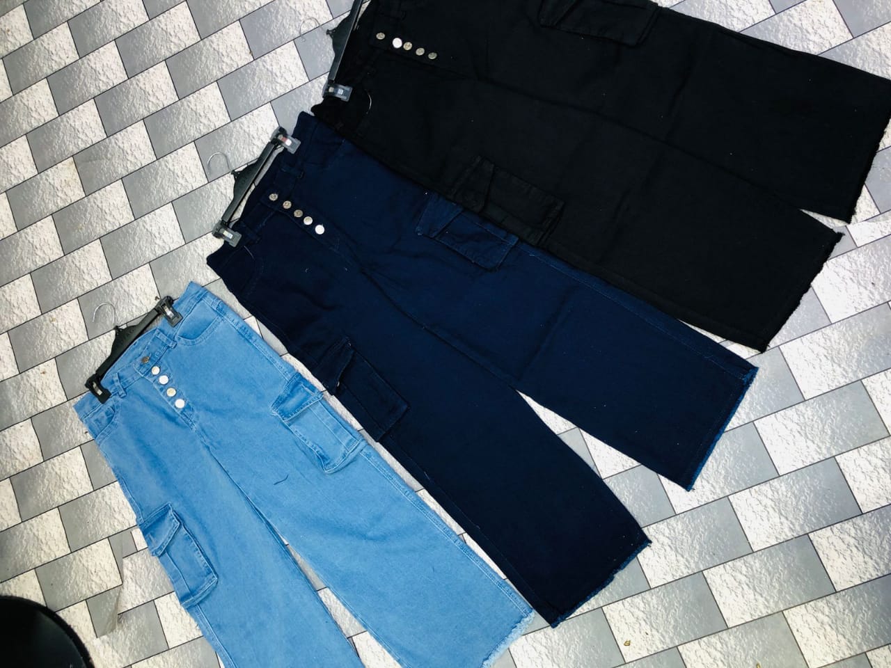 Women’s High-Waisted Wide-Leg Cargo Jeans