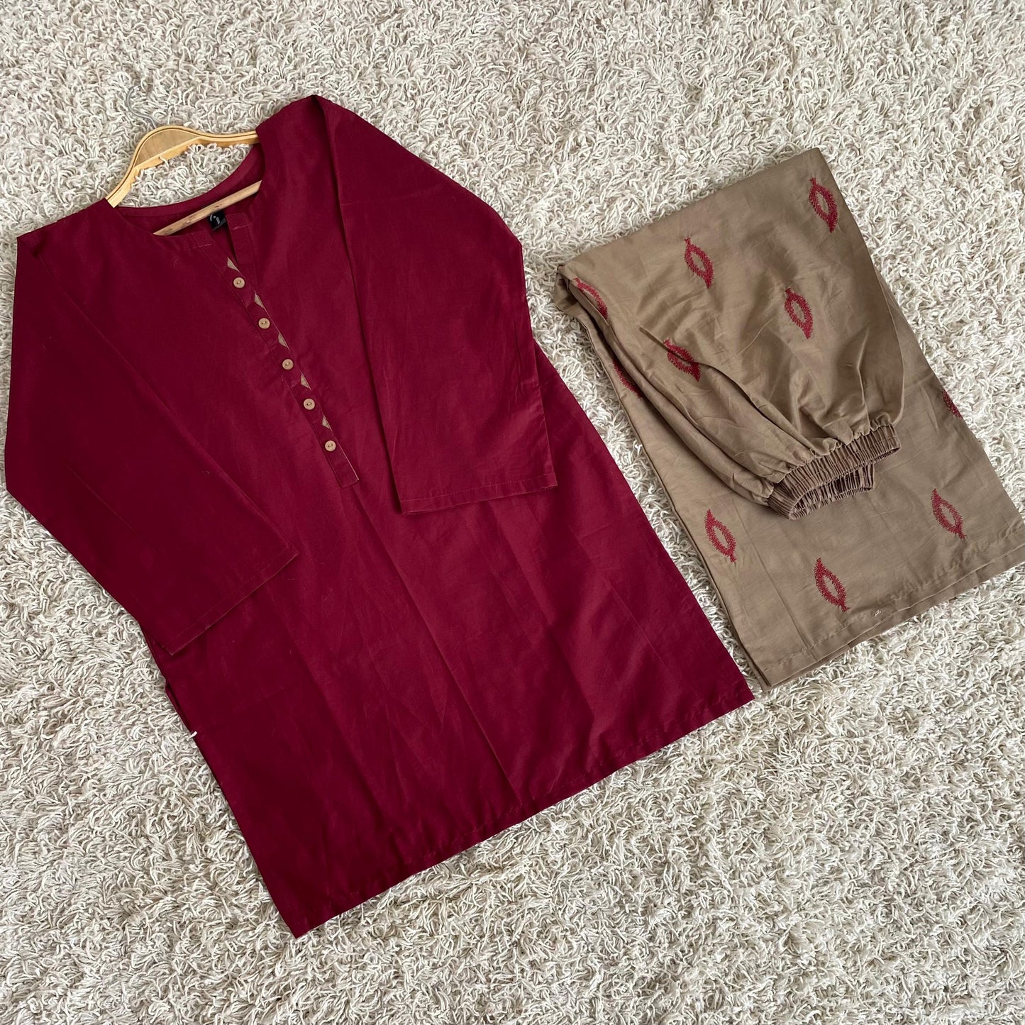 Lawn embroidery 🪡 2Pc