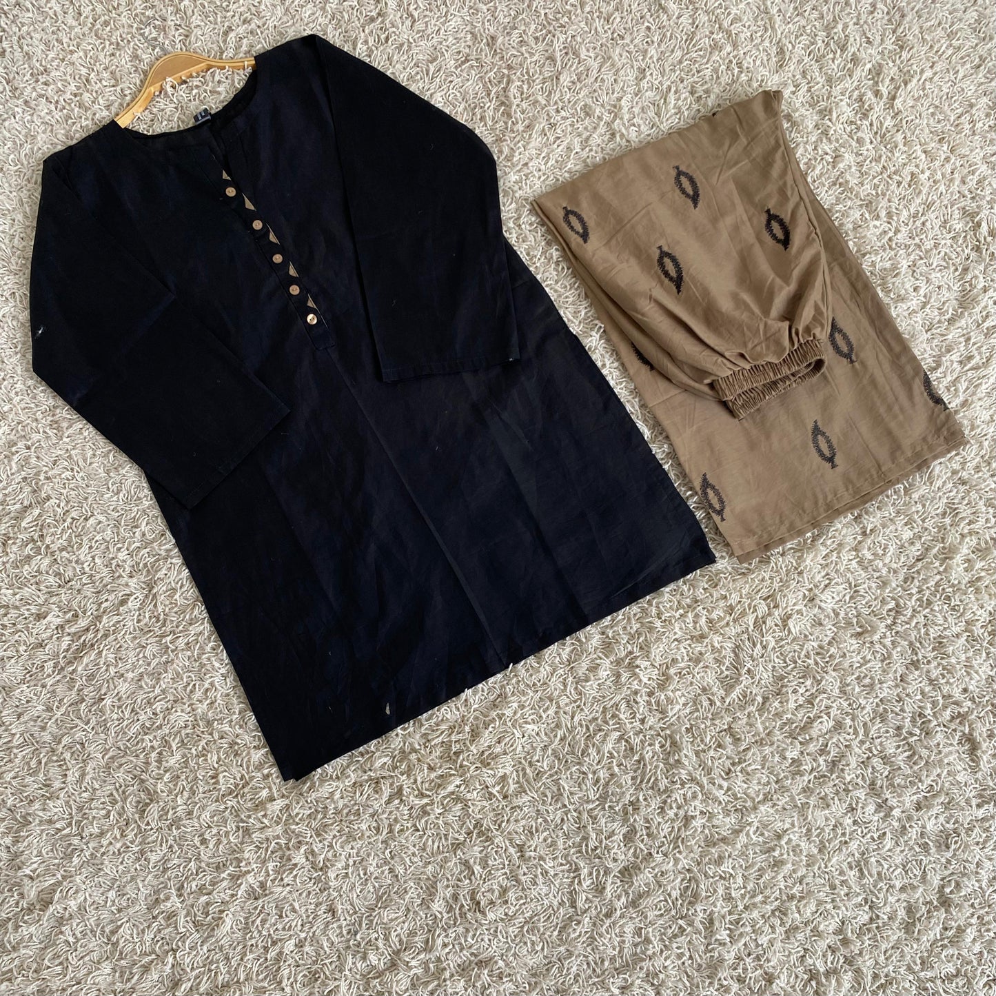 Lawn embroidery 🪡 2Pc